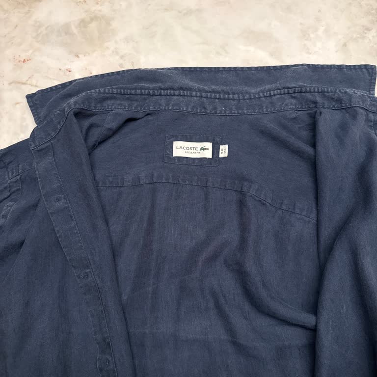 Lacoste Lacivert Gömlekte İlk Yıkamada Renk Solması Ve Dikişlerde Beyazlama
