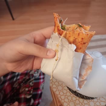 Yemeksepeti Duble Mega Dürümde Yabancı Madde Ve Hijyen İhlali