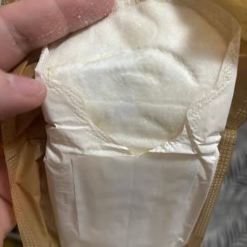 Yoğun Plastik Kokusu Ve Dağılabilen Kanatlarıyla Kalitesiz Sleepy Ped