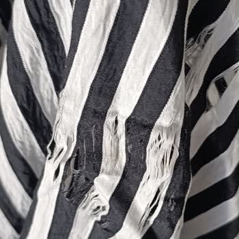 Samsey Giyim’in Kalitesiz Gömleği İlk Kullanımda Yırtıldı Ve Müşteri Hizmetinden Yanıt Gelmedi