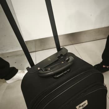 Ajet Bagajımın Taşıma Kolu Kırıldı, Tazminat Talep Ediyorum