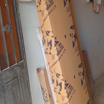 Koçtaş Ve Horoz Lojistik Apartman Kapısına Bırakılan Gardırop Aileyi Mağdur Etti