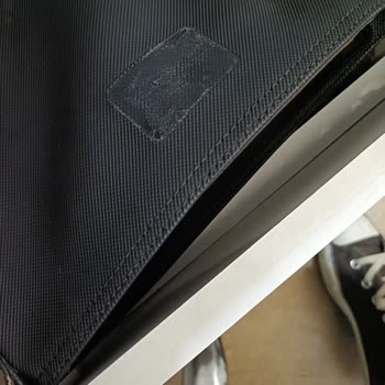 Lacoste Çantamda Amblem Düşmesi Ve 2 Yıllık Garanti Reddi