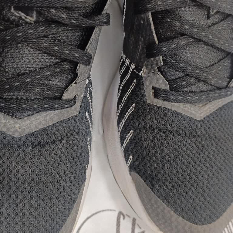 Nike Ayakkabıda Erken Yırtılma Mağaza Kullanıcı Hatası Ücretsiz Değişim Talebi