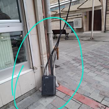 Esenler Kentsel Dönüşüm Binalarında Fiber Kesintileri İş Kaybına Neden Oluyor