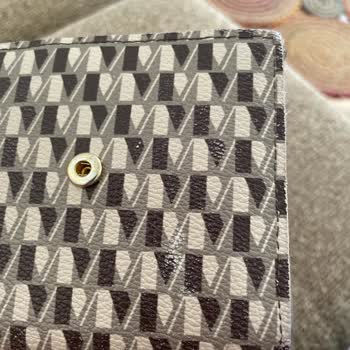 Mango Agora'da Alınan Cüzdanın Kısa Sürede Yırtılması Ve Değişim Talebinin Reddedilmesi