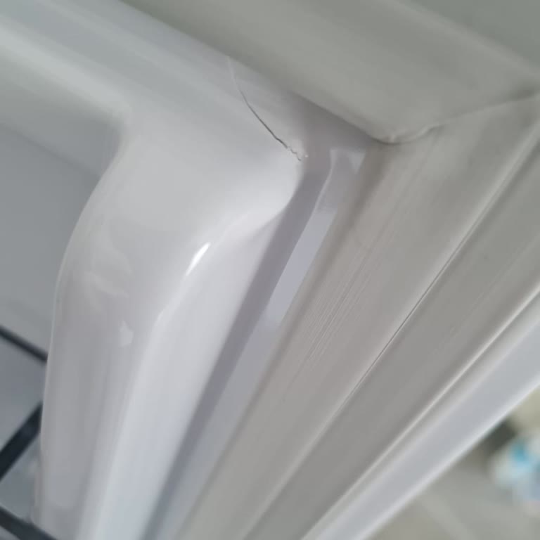 Teslim Edilen Buzdolabının Kapak Kırığı Ve Değişim Sürecindeki Gecikmeler