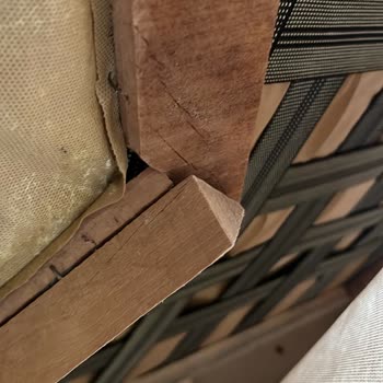 Kısa Sürede Koltuk Ve Sandalyede Üretim Hatası, Yetkili Servisin Garanti Reddine Karşı Şikayet