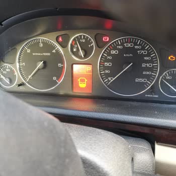 Mazot Filtresinde Su Var Uyarısı Çözülmedi: Peugeot 407’de Sürekli Arıza Ve Yüksek Masraflar