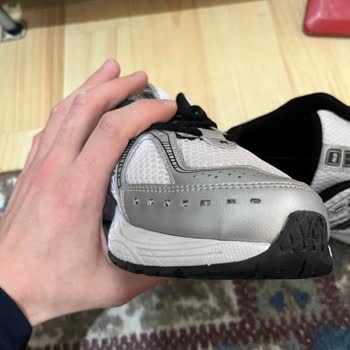 Shopier Üzerinden Aldığım New Balance Ayakkabının Görsellerle Uyuşmaması Ve Satıcıdan Cevap Almaması