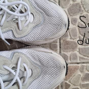 Adidas Ozweego Ayakkabısında Ön File Kısmı Dayanıksız: İki Ayakkabıda Aynı Noktada Yırtılma