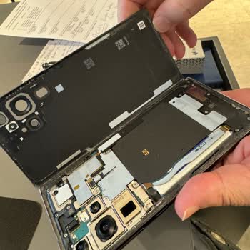 Samsung S23 Ultra Arka Kapak Sorunu Üretim Hatası İddiası