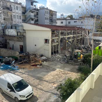 Şantiye Alanındaki Oda Ve Yetersiz Hizmet Nedeniyle Tatil Mahkumiyeti