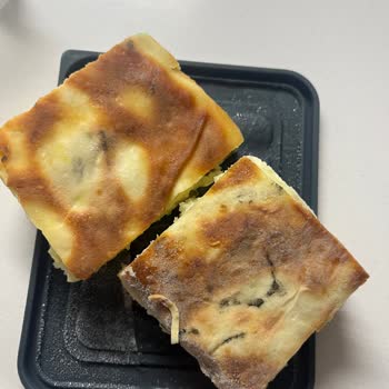 Müşteri Tepsi Börekte Küflü Ürün Ve Sağlık Riski Nedeniyle İade Talep Ediyor
