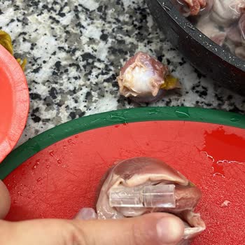 Şenpiliç Tavuk Ürününün İçinde Plastik Ağızlık Tespiti