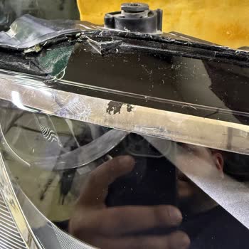 Üçüncü Defa Hatalı Far Onarımı, Müşteri Mağduriyeti Ve Acil Değişim Talebi