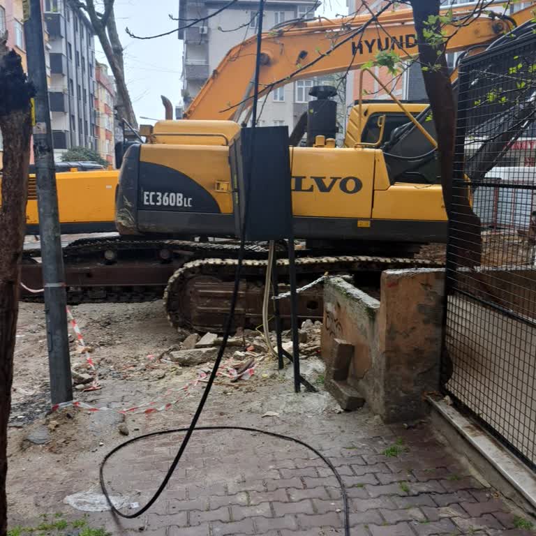 Bahçelievler'de Açık Kablolar Nedeniyle Yaşanan Güvenlik Sorunu Ve Zabıta İhmali