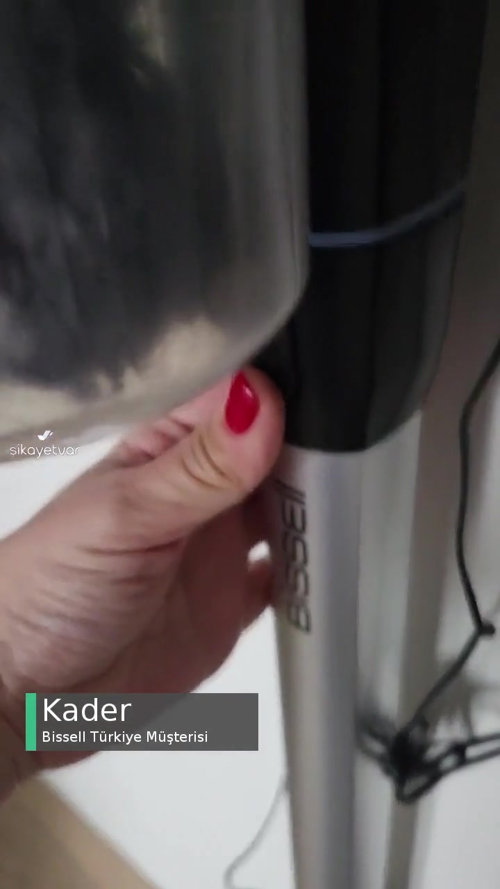Bissell Türkiye Dikey Süpürge Parçası DÜşüyor! videonun kapak resmi