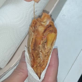 Dönerde Sert İp Parçası Ve Cevapsız İletişim
