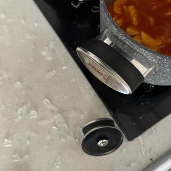 Korkmaz Mutfak Eşyaları Korkmaz Tencere Seti Cam Kapağın Patlaması ve Güvenlik Riski