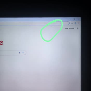 Panel İçine Düşen Parçadan Kaynaklanan Lekeler Ve Işık Hüzmeleri İçin Değişim Talebi