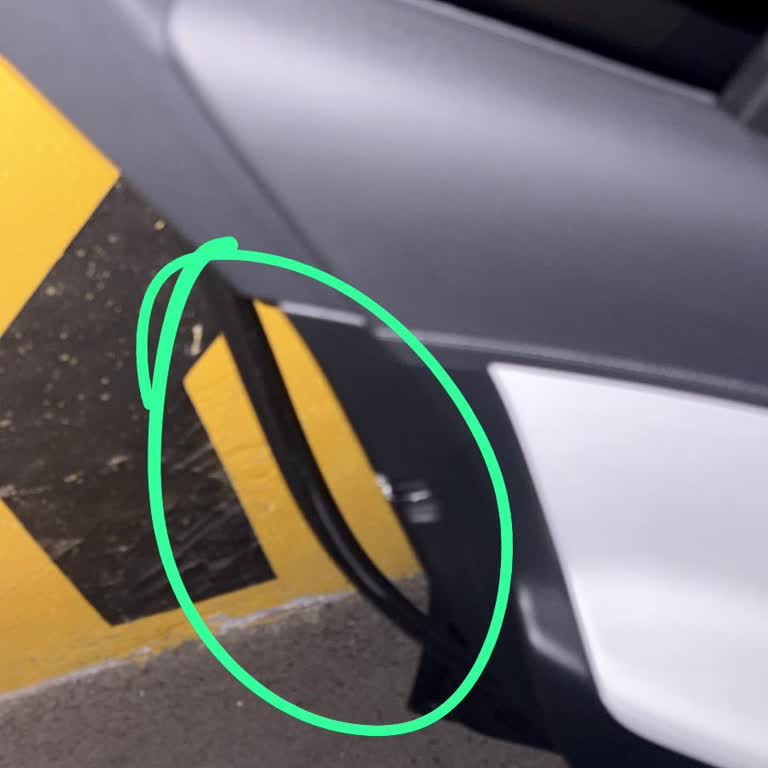 Yeni Mercedes C200 AMG’de Kapı Gıcırtısı Ve Ses Problemleri Çözülmüyor