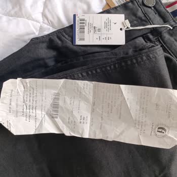 Satın Aldığım Pantolonun Cebinde Eski Fiş Bulundu: Hijyen Ve Güven Sorunu