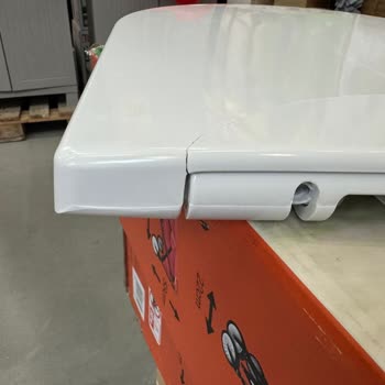 Kendi Kendine Çatlayan Klozet Kapağına Yüksek Servis Ücreti Ve Satış Sonrası Sorumluluk Reddi