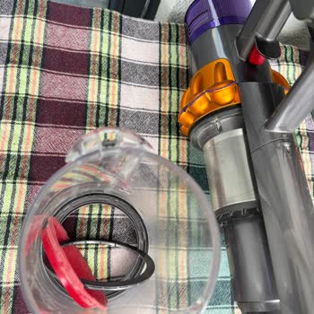 Dyson V15 Detect'te Motor Lastiği Ve Toz Haznesi Contası Ücretsiz Değiştirilemedi