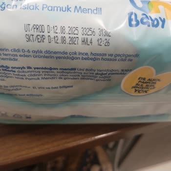 Uni Baby Yenidoğan Islak Mendil Paketi Üzerinde Sarı Leke Görüldü