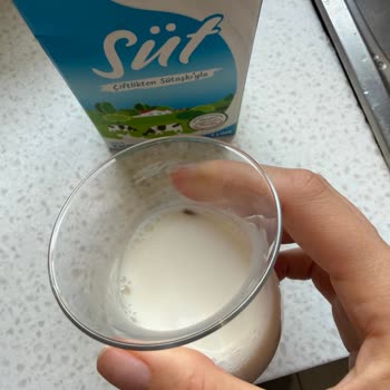 Süt Paketi İçinde Böcek Benzeri Yabancı Cisim Çocukları Tehlikeye Atıyor