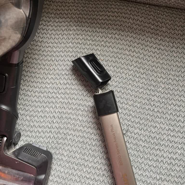 Philips Dikey Süpürge Sapı Kırıldı Garanti Kapsamında Tamir Talebi