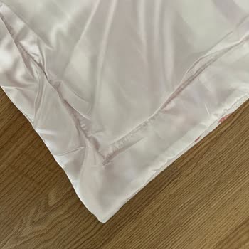 Kervan Mağazası Yatak Örtüsü Yıkama Sonrası Büzülme Ve Umursamaz Tutumu