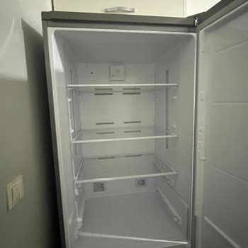 Gaz Kaçağı Nedeniyle Yeni Buzdolabım Çöp Durumda Ücretsiz Değişim Talep Ediyorum