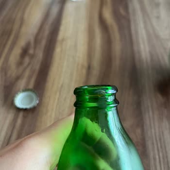 Kapağındaki Paslı Su Şişesi Sağlık Endişesi Yaratıyor