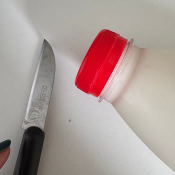 Kapağı Açılmayan Cam Şişedeki Mis Süt Ürünü Kullanılamıyor