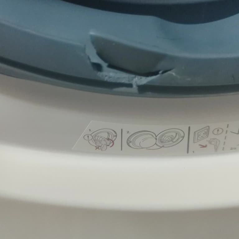 Garanti Kapsamındaki Çamaşır Makinesinde Kapak Lastiği Kırıldı, Ek Sigorta Ve 4.800 TL Ücret Talebi