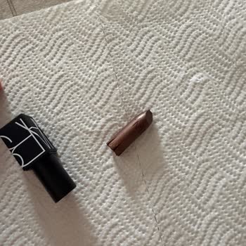 Kırık Ve Deforme Nars Rujun Ücretsiz Değişim Talebi