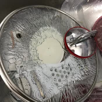 Karaca Çelik Tencere Setinin Cam Kapağı Ani Patlaması Güvenliği Tehdit Ediyor