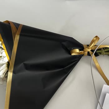 Görseldeki Bukete Uygun Olmayan Küçük Ürün Ve İade Talebi