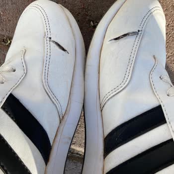 Kısa Sürede Yırtılan Kinetix Ayakkabı İçin Garantiden İade Ve Değişim Talebi