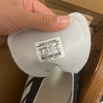 Yanlış Numara Ve Kusurlu Ayakkabılar İçin Ücretsiz İade Ve Tam Geri Ödeme Talebi