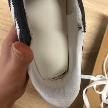 Yanlış Numara Ve Kusurlu Ayakkabılar İçin Ücretsiz İade Ve Tam Geri Ödeme Talebi