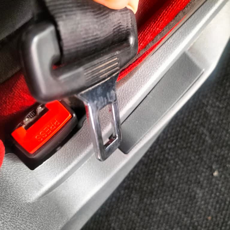 Arızalı Emniyet Kemerli Koltukta Güvenlik Riski Yaşadım Ve Çözülmedi