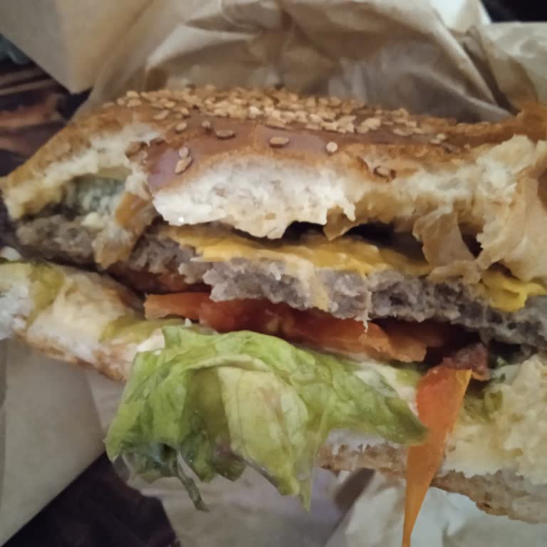Vaat Edilen İçerik Ve Gramajla Uyuşmayan Double Burger Siparişi