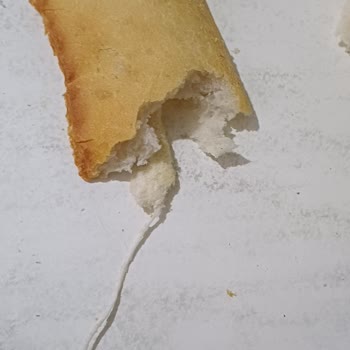 Tarım Ekmek Unlu Mamulleri Ekmeğin İçinden Çuval İpi Çıktı