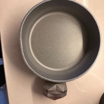 Kaplaması Soyulan Ve Gövdesi Eğilen Karaca Diamond Tencere Faturasız Değişim Talebi