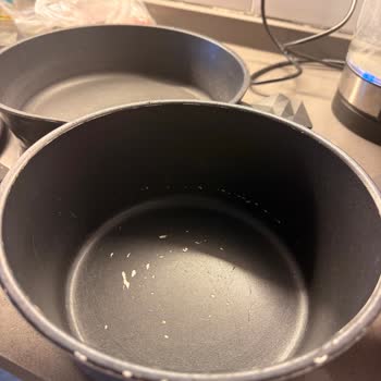 Kaplaması Soyulan Ve Gövdesi Eğilen Karaca Diamond Tencere Faturasız Değişim Talebi