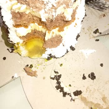 Saç Çıkan Pasta İçin Hijyen Şikayeti Ve Telafi Talebi