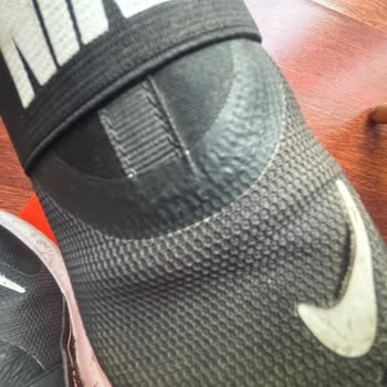 Deichmann Mağazasından Aldığım Nike Ayakkabıda Kısa Sürede Açılma Ve Çözülme Çözüm Yok